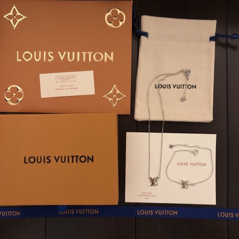 Louis Vuitton Necklaces